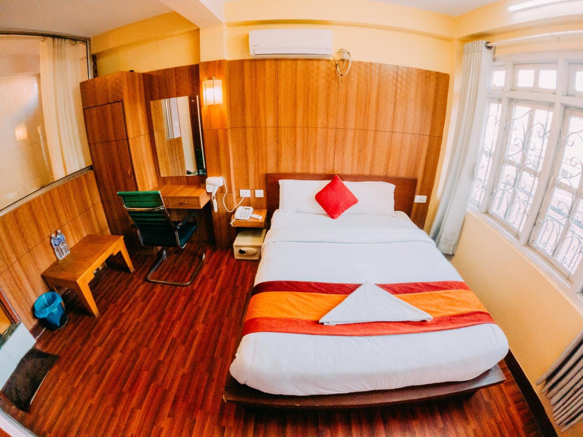 Great Doors Thamel Hotel Kathmandu Exterior photo