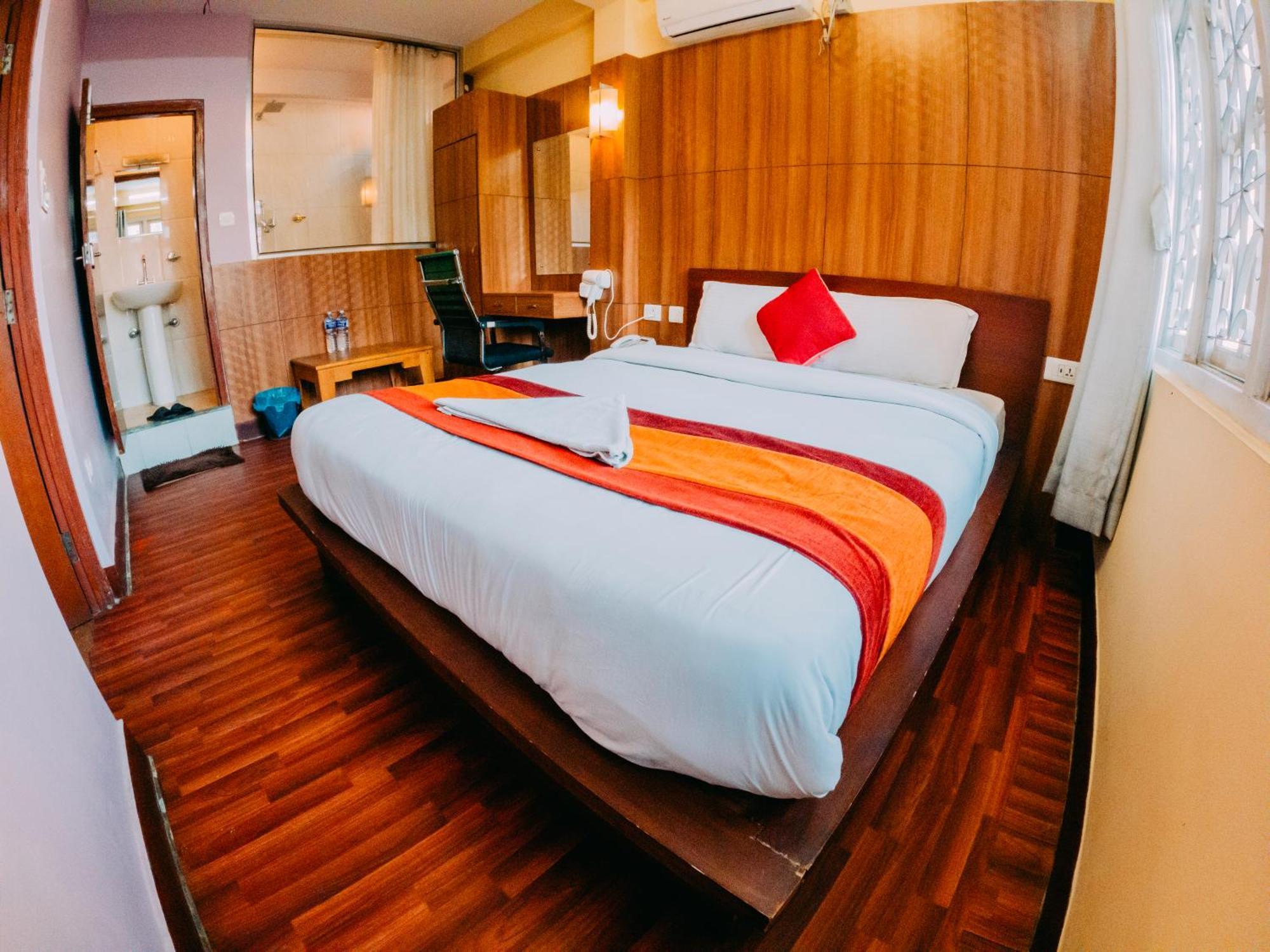 Great Doors Thamel Hotel Kathmandu Exterior photo